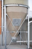 Silosy  paszowe GFK - właz rewizyjny w silosie z tworzywa sztucznego